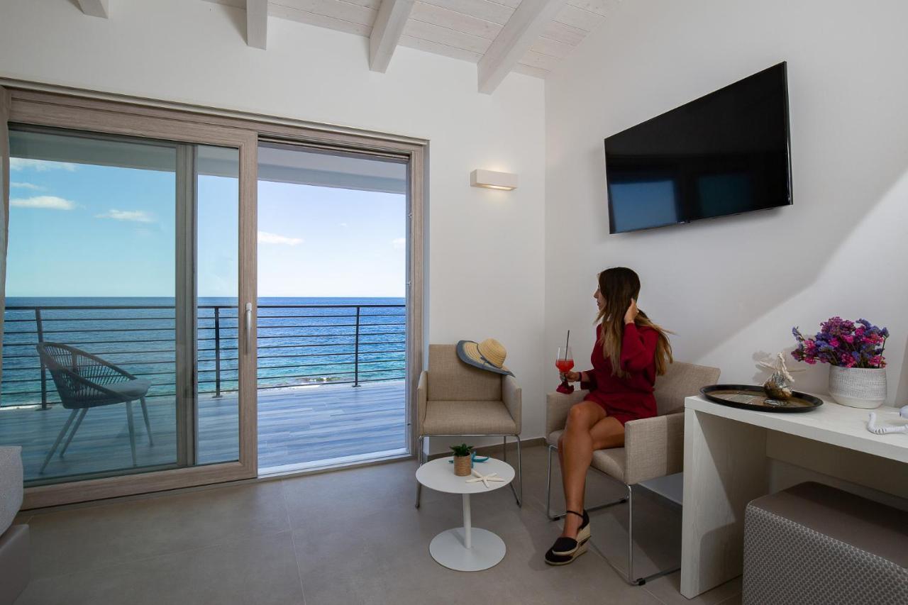 Hotel Caramare Кала-Гононе Экстерьер фото